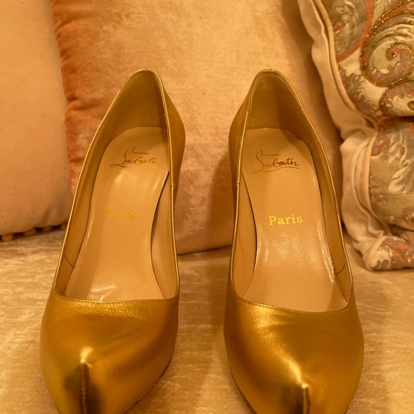 Authentic Christian Louboutin pumps - Picture 3 of 4